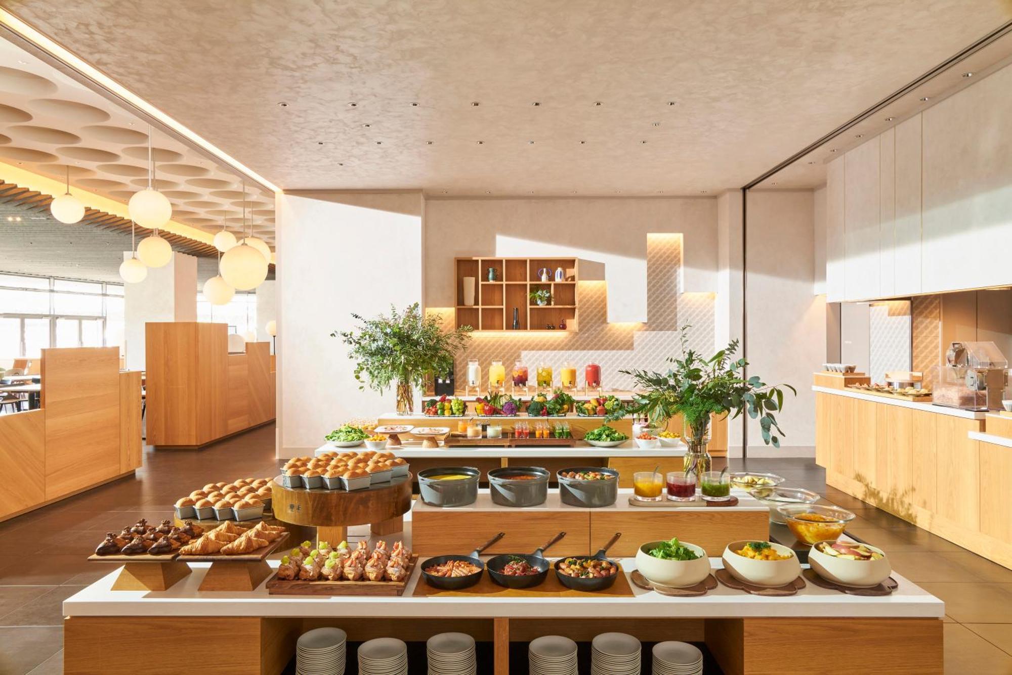 Omo7 Osaka By Hoshino Resorts المظهر الخارجي الصورة The buffet at the lounge